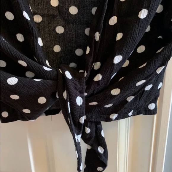 Black and white blouse - Picture 2 of 4